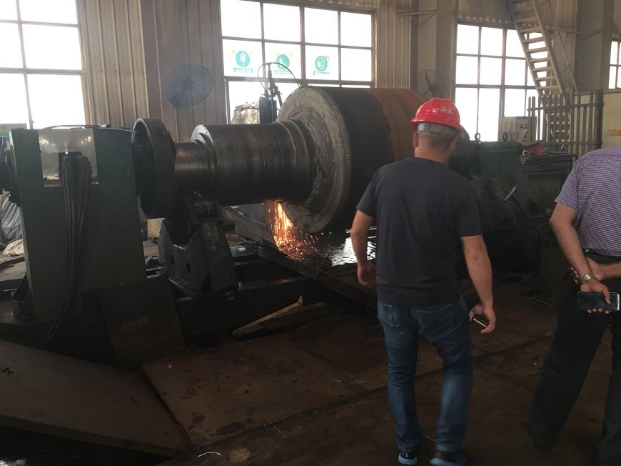 Máy ép con lăn tạo bề mặt Máy ép con lăn tạo bề mặt